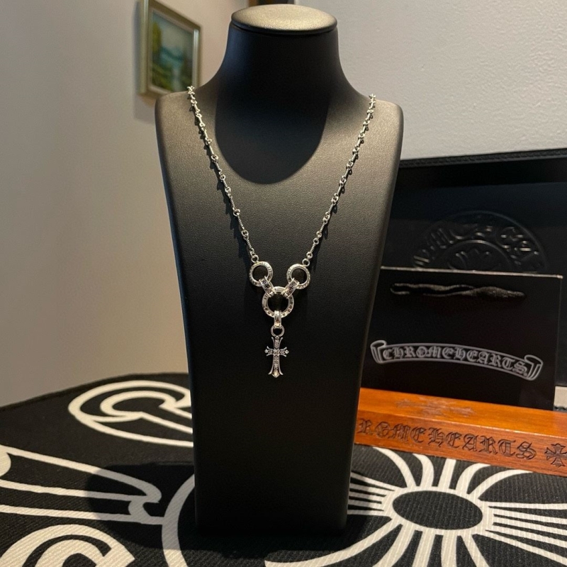 Ch**me He**ts necklaces